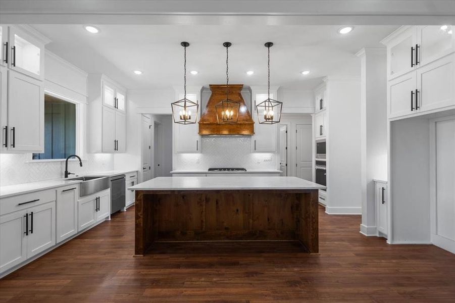 Furnished interior view inside a new home in , Lindale (Image 8).
