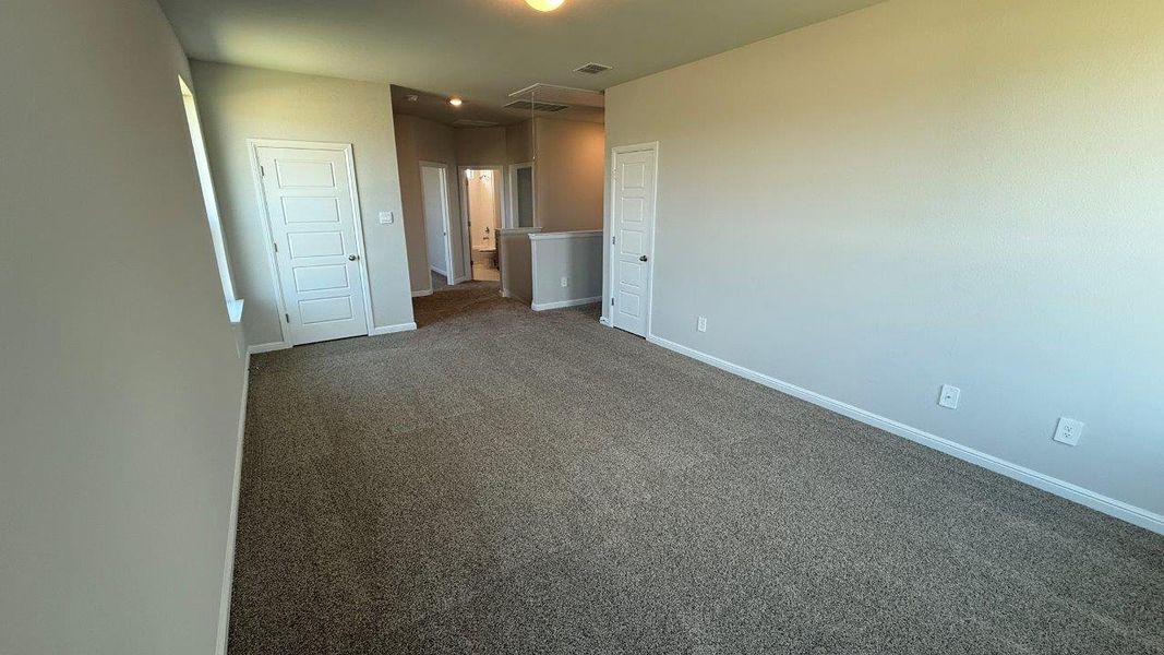 Spacious, unfurnished interior of a new home in Saratoga, Granbury (Image 21). Spacious, unfurnished interior of a new home in Saratoga, Granbury (Image 21).