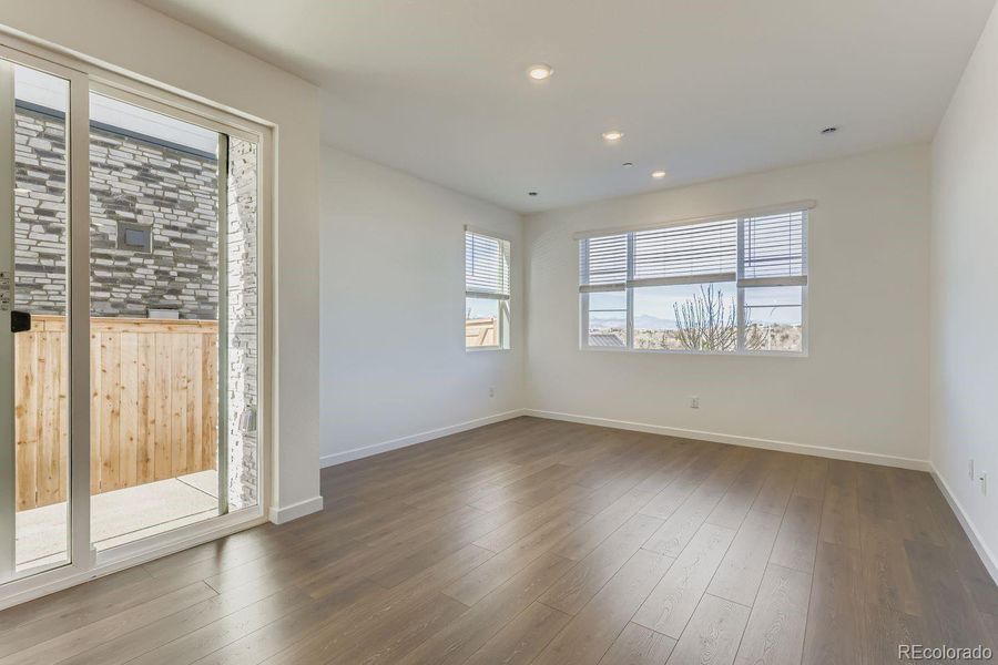 Spacious, unfurnished interior of a new home in Uplands, Westminster (Image 16).