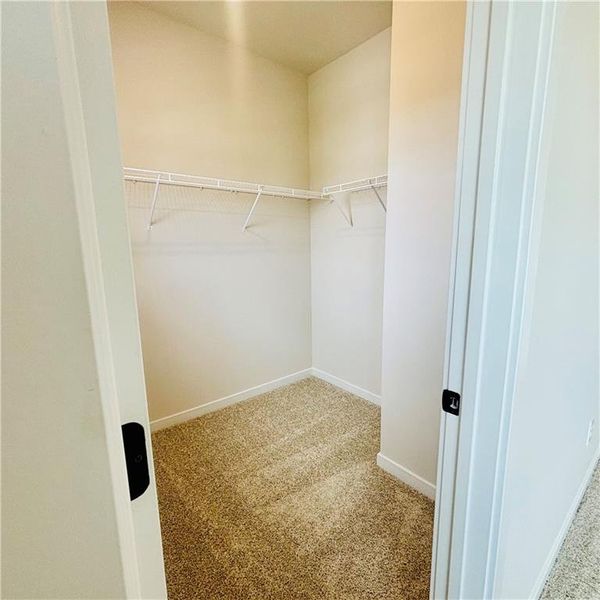 Spacious, unfurnished interior of a new home in Rosewood Lake Estates, Hoschton (Image 38). Spacious, unfurnished interior of a new home in Rosewood Lake Estates, Hoschton (Image 38).