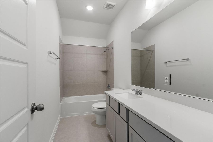 Furnished interior view inside a new home in Creekhaven, Arcola (Image 5). Furnished interior view inside a new home in Creekhaven, Arcola (Image 5).