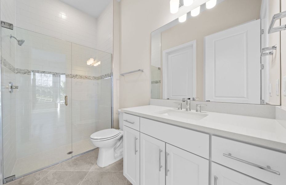 Furnished interior view inside a new home in Del Webb Oak Creek, North Fort Myers (Image 9).