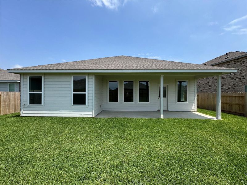 Exterior details and patio area of a home in Anniston, Katy (Image 21).