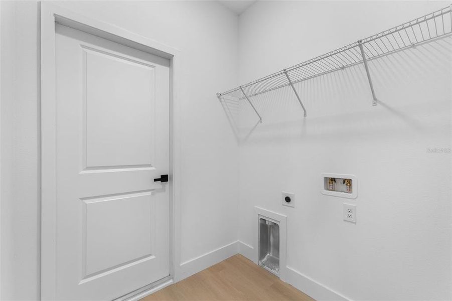 Spacious, unfurnished interior of a new home in , North Port (Image 29).