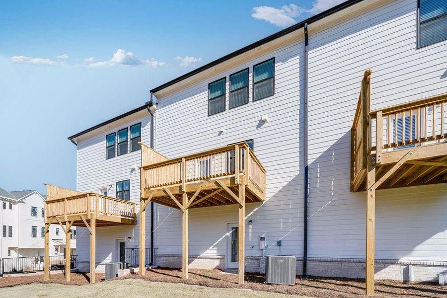 Exterior details and patio area of a home in Rosewood Farm, Lawrenceville (Image 3).