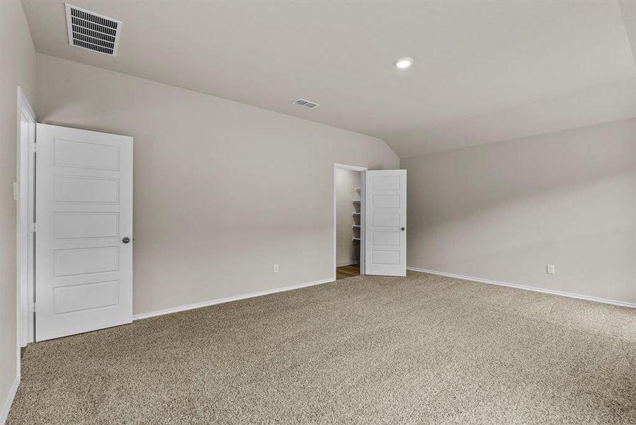 Spacious, unfurnished interior of a new home in , Fort Worth (Image 23).