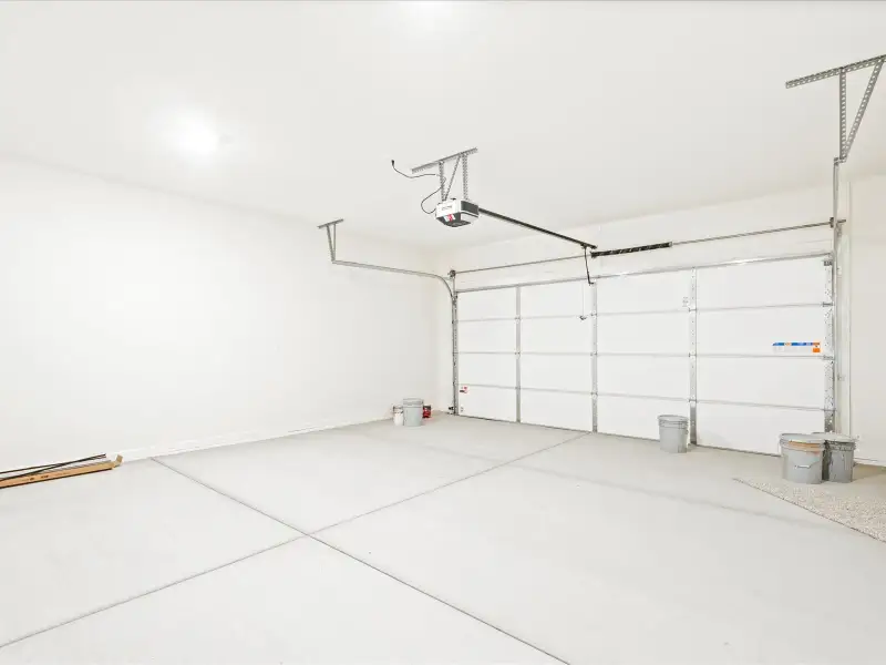 Spacious, unfurnished interior of a new home in Las Patrias at Star Valley Phase III - Signature Series, Tucson (Image 14).
