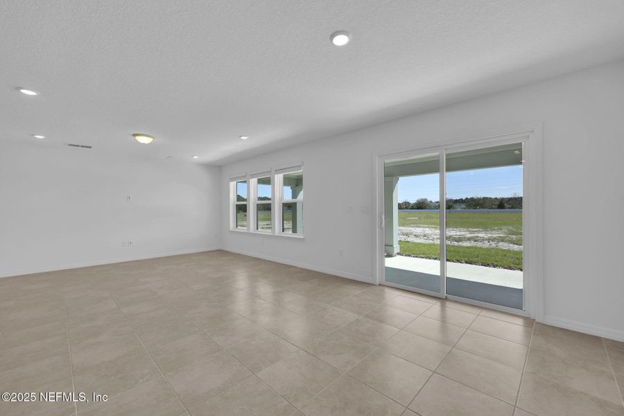 Spacious, unfurnished interior of a new home in Wells Landing, Jacksonville (Image 28).