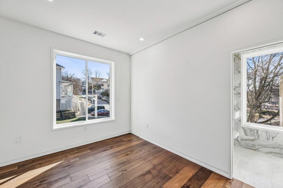 Spacious, unfurnished interior of a new home in , Atlanta (Image 22).