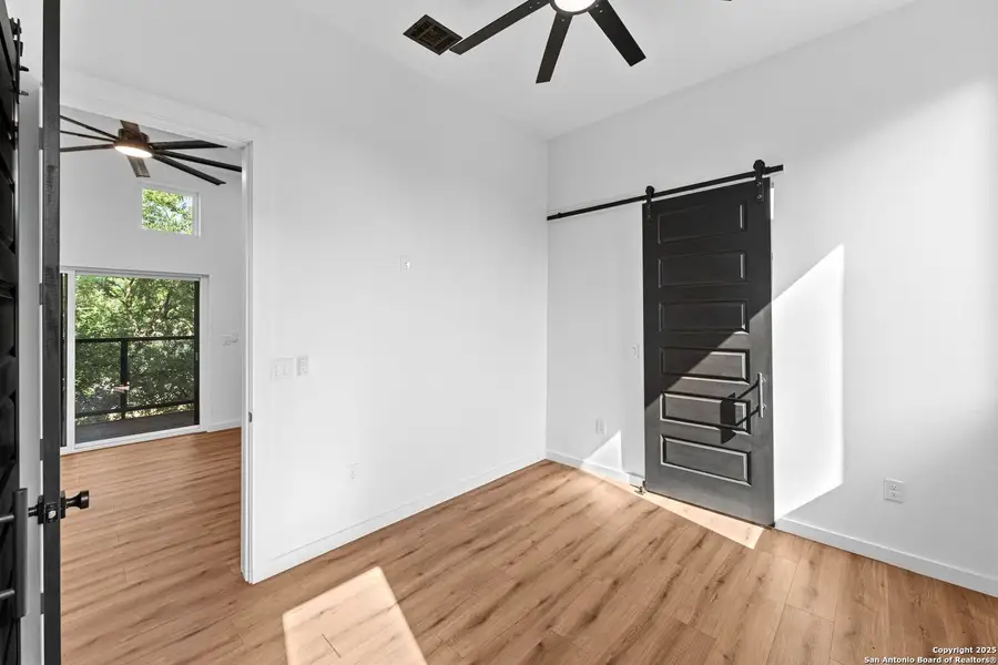 Spacious, unfurnished interior of a new home in , San Antonio (Image 18).