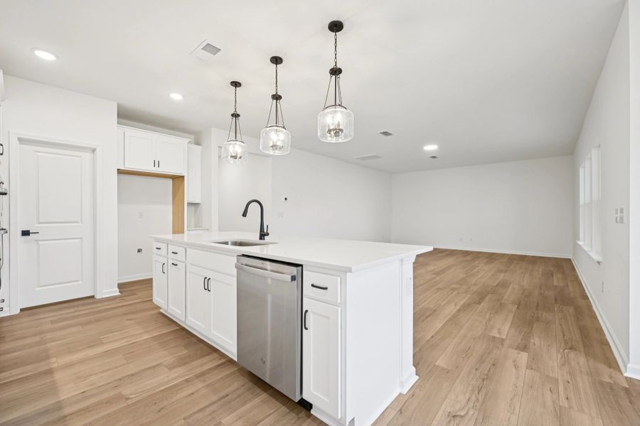 Representative images and renderings are for illustrative purposes. Actual structural options and design finishes of home may vary. Representative images and renderings are for illustrative purposes. Actual structural options and design finishes of home may vary.