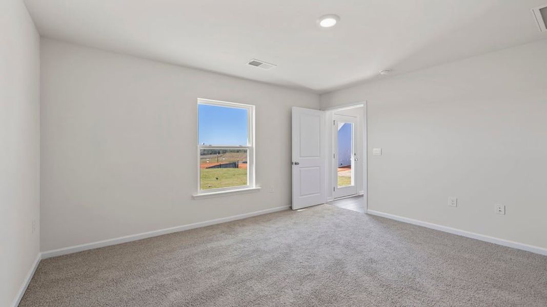 Spacious, unfurnished interior of a new home in Baxter Village, Boiling Springs (Image 25).