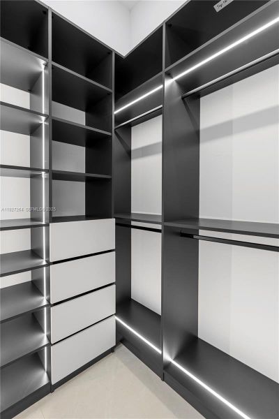 Close-up of interior finishes inside a home in , Cape Coral (Image 19). Close-up of interior finishes inside a home in , Cape Coral (Image 19).