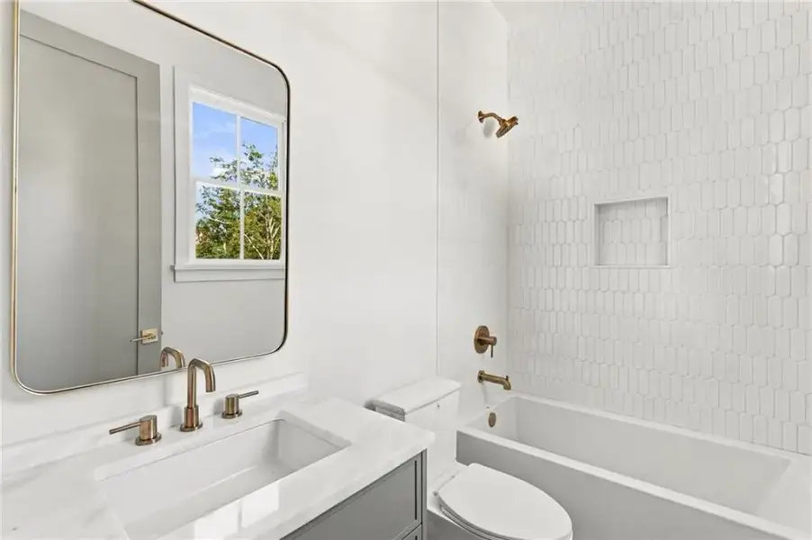 Image 76 of a home in .