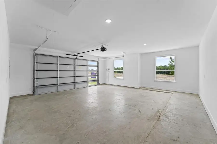Spacious, unfurnished interior of a new home in , Caddo Mills (Image 21).