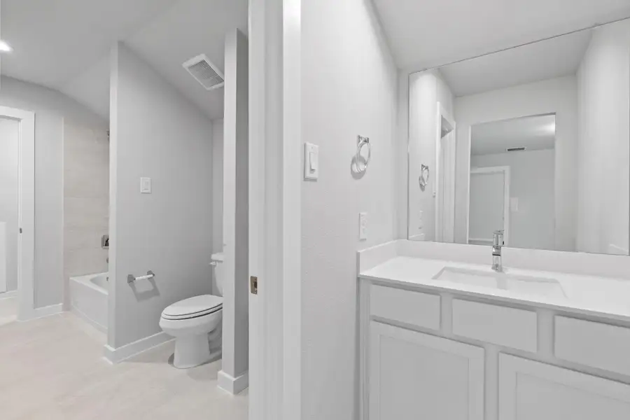 Furnished interior view inside a new home in Huntington Place, Rosharon (Image 6). Furnished interior view inside a new home in Huntington Place, Rosharon (Image 6).