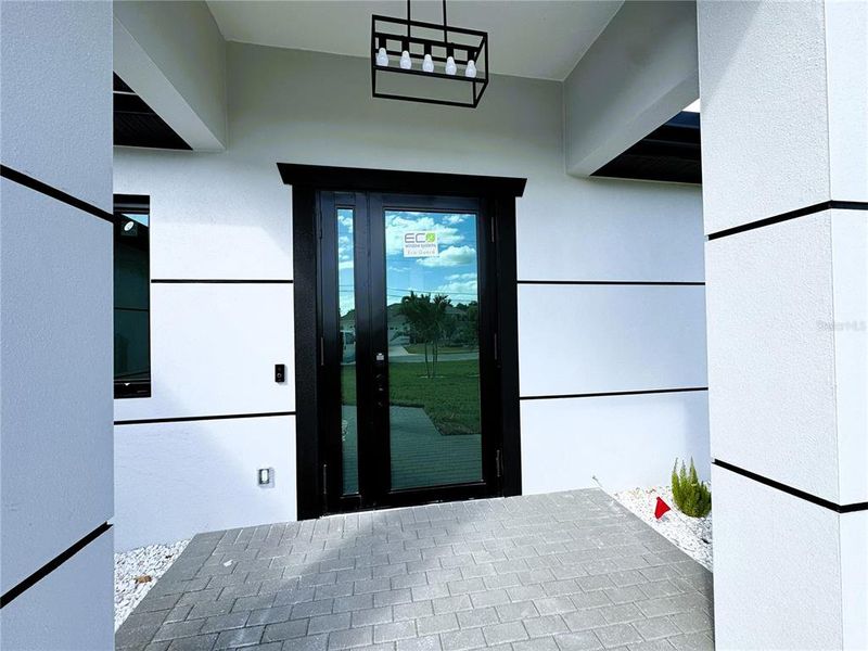 Exterior details and patio area of a home in , Cape Coral (Image 19).