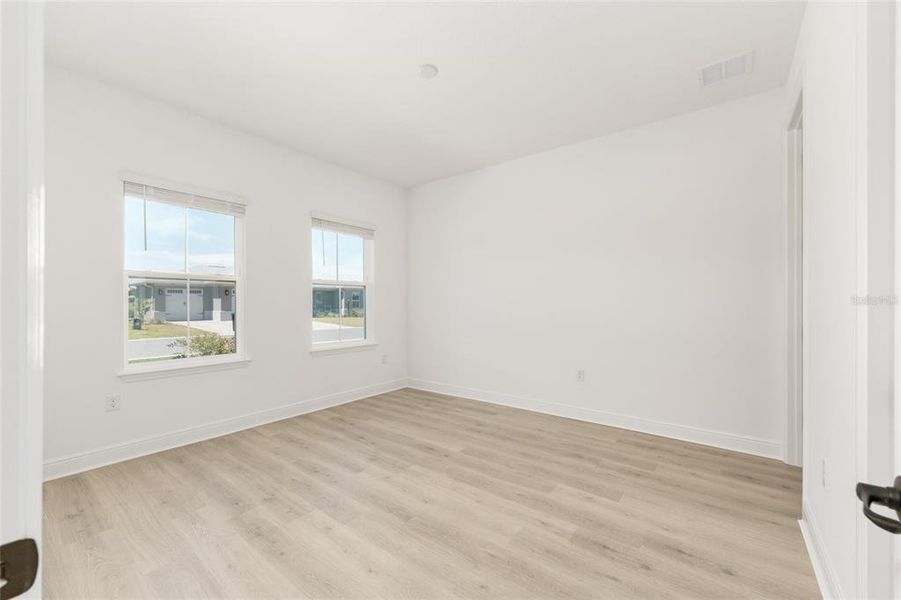 Spacious, unfurnished interior of a new home in , Ocala (Image 39).
