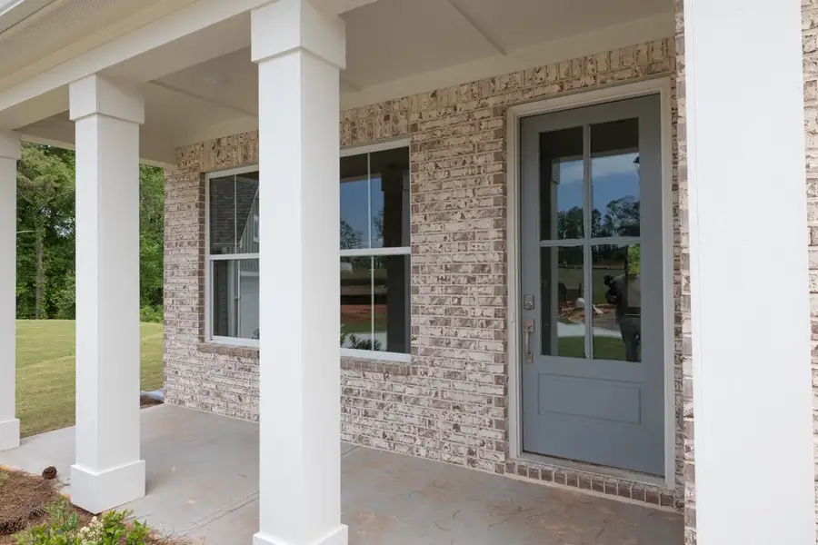 Representative exterior details of a home built from the Glynn by UnionMain Homes in Austin Springs, Bethlehem (Image 3).