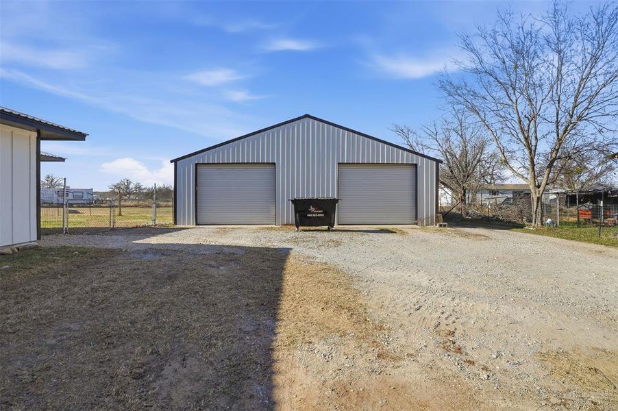 Exterior details and patio area of a home in , Millsap (Image 19).