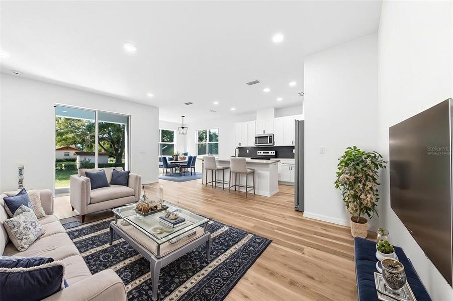 Furnished interior view inside a new home in , Altamonte Springs (Image 8).