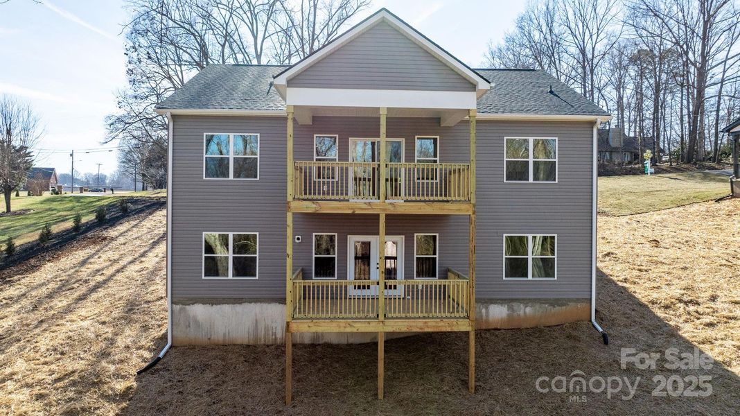 Exterior details and patio area of a home in , Maiden (Image 3).
