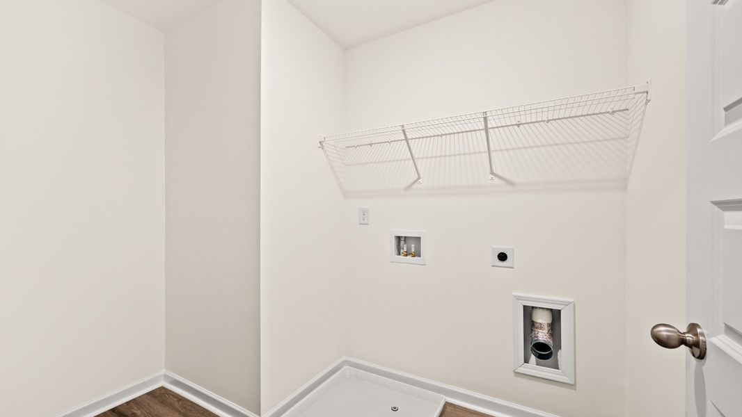 Spacious, unfurnished interior of a new home in Echo Glen, Stockbridge (Image 24).