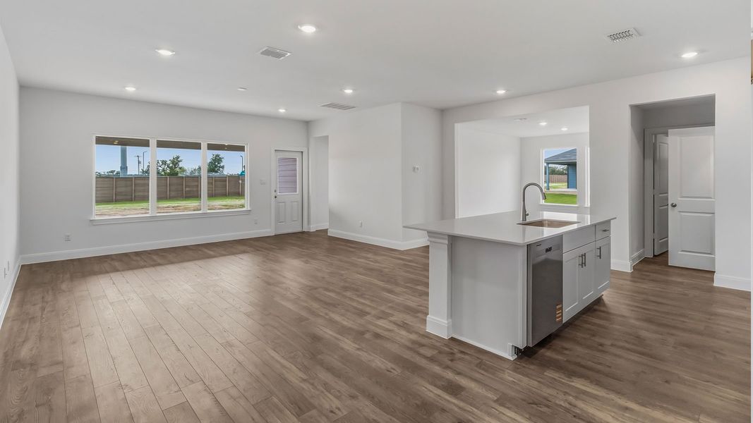 Spacious, unfurnished interior of a new home in Railhead, Cedar Creek (Image 20). Spacious, unfurnished interior of a new home in Railhead, Cedar Creek (Image 20).