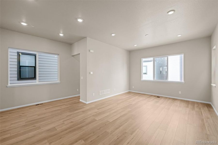 Spacious, unfurnished interior of a new home in Baseline, Broomfield (Image 23).