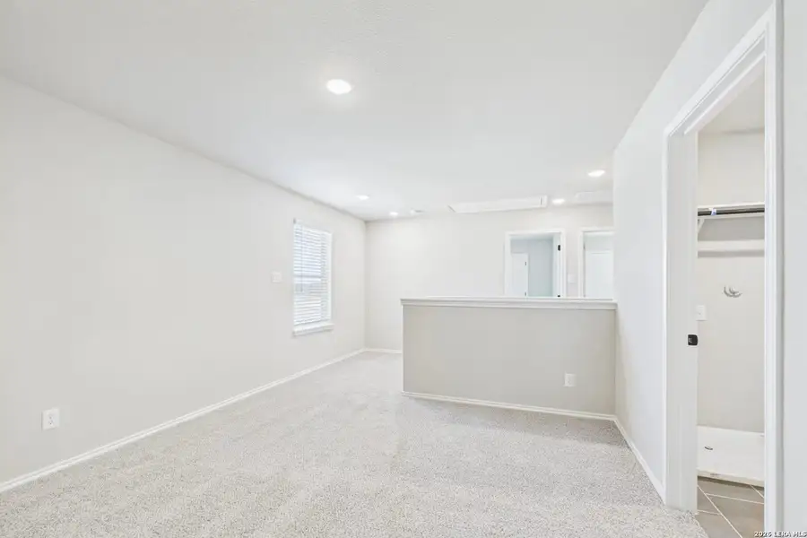 Spacious, unfurnished interior of a new home in Meadows at Oak Creek, San Antonio (Image 25).