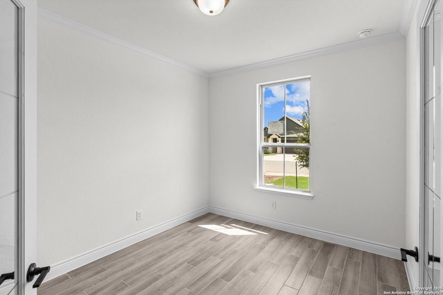 Spacious, unfurnished interior of a new home in Horizon Ridge, San Antonio (Image 10).