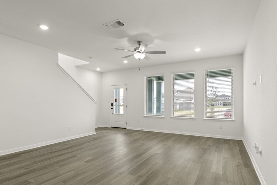 Spacious, unfurnished interior of a new home in Trace, San Marcos (Image 21).