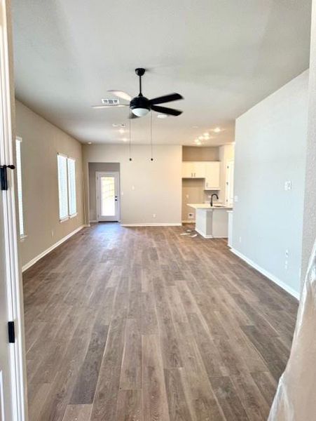 Spacious, unfurnished interior of a new home in Heritage, Dripping Springs (Image 27). Spacious, unfurnished interior of a new home in Heritage, Dripping Springs (Image 27).