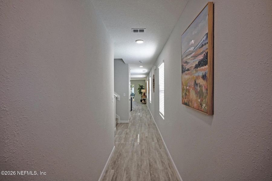 Spacious, unfurnished interior of a new home in , Jacksonville (Image 17).