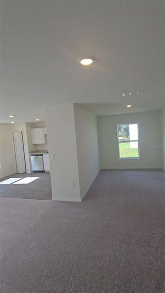 Spacious, unfurnished interior of a new home in Poinciana, Poinciana (Image 8).