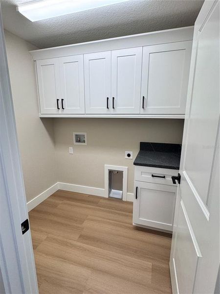 Spacious, unfurnished interior of a new home in , Ocala (Image 8).