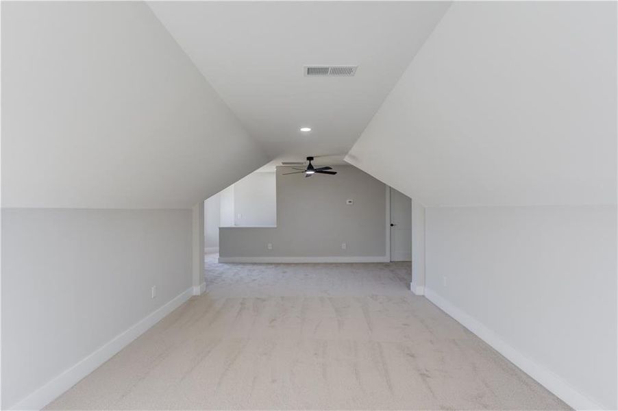 Spacious, unfurnished interior of a new home in , Jefferson (Image 27).
