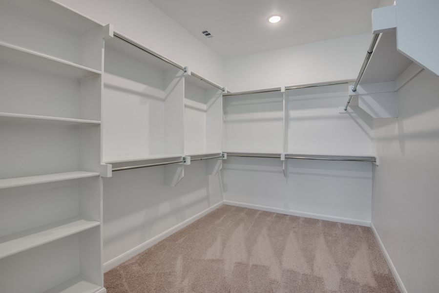 Spacious, unfurnished interior of a new home in Painted Tree - South, McKinney (Image 17).