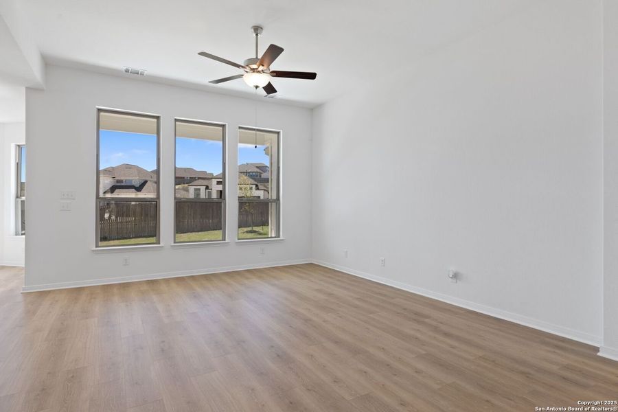 Spacious, unfurnished interior of a new home in Ladera, San Antonio (Image 23). Spacious, unfurnished interior of a new home in Ladera, San Antonio (Image 23).
