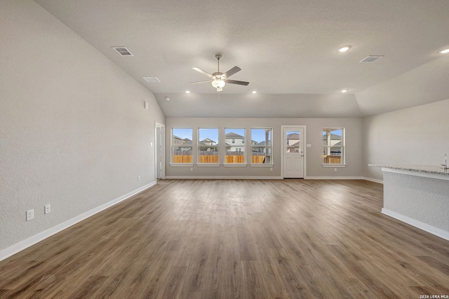 Spacious, unfurnished interior of a new home in Winding Brook, San Antonio (Image 34).