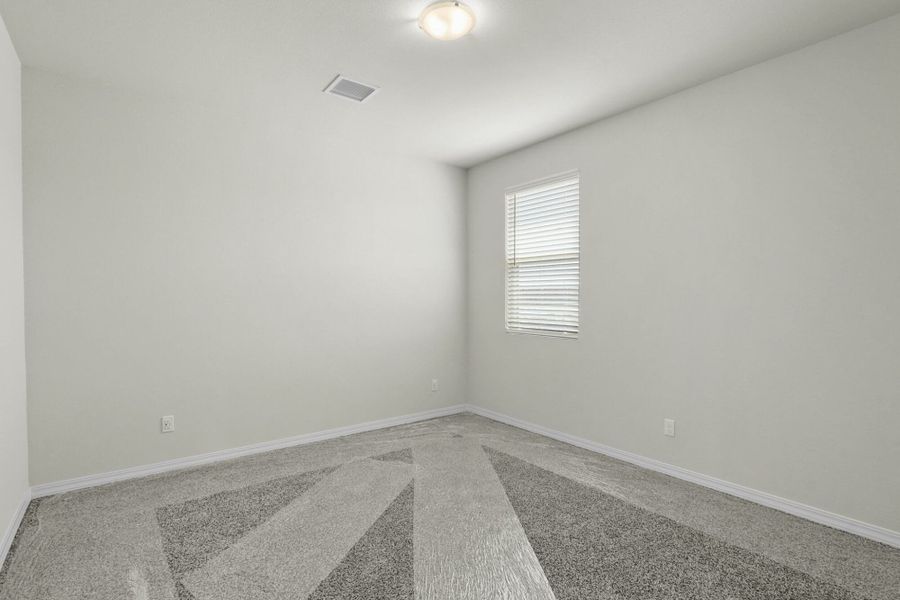Spacious, unfurnished interior of a new home in Campo Del Sol, El Paso (Image 10).