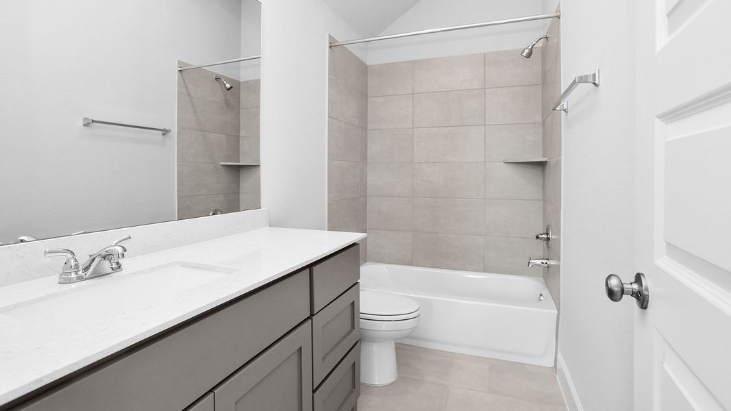 Furnished interior view inside a new home in Kresston 50', Montgomery (Image 6).