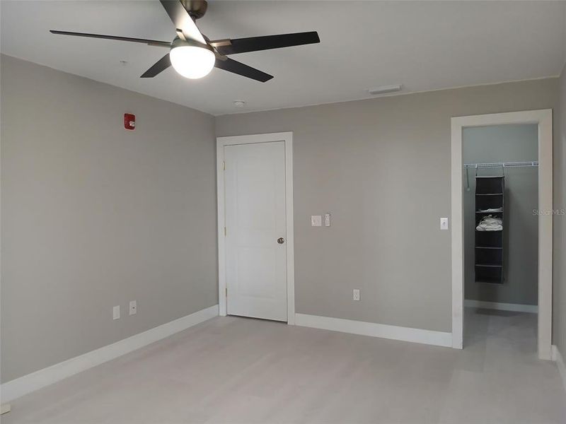 Spacious, unfurnished interior of a new home in , Gainesville (Image 17).