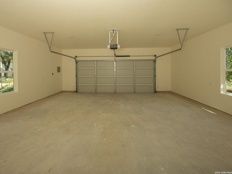 Spacious, unfurnished interior of a new home in , Elmendorf (Image 25).