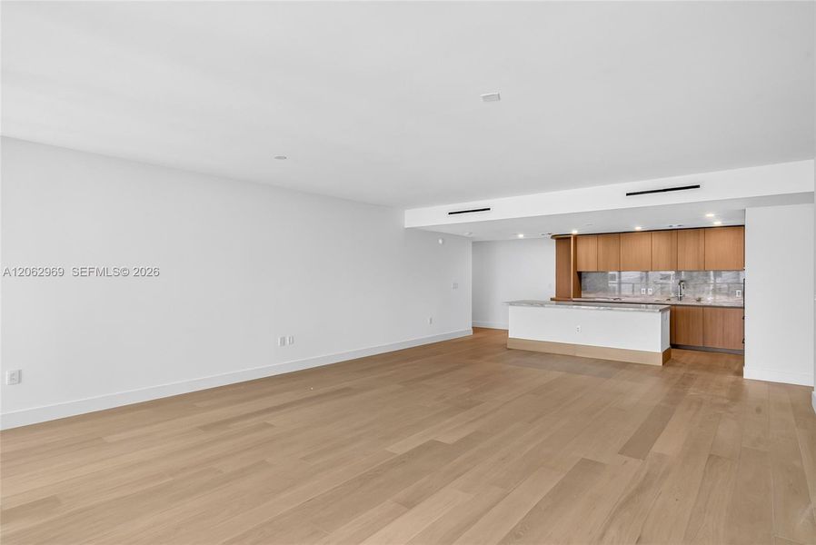 Spacious, unfurnished interior of a new home in , Bay Harbor Islands (Image 35).