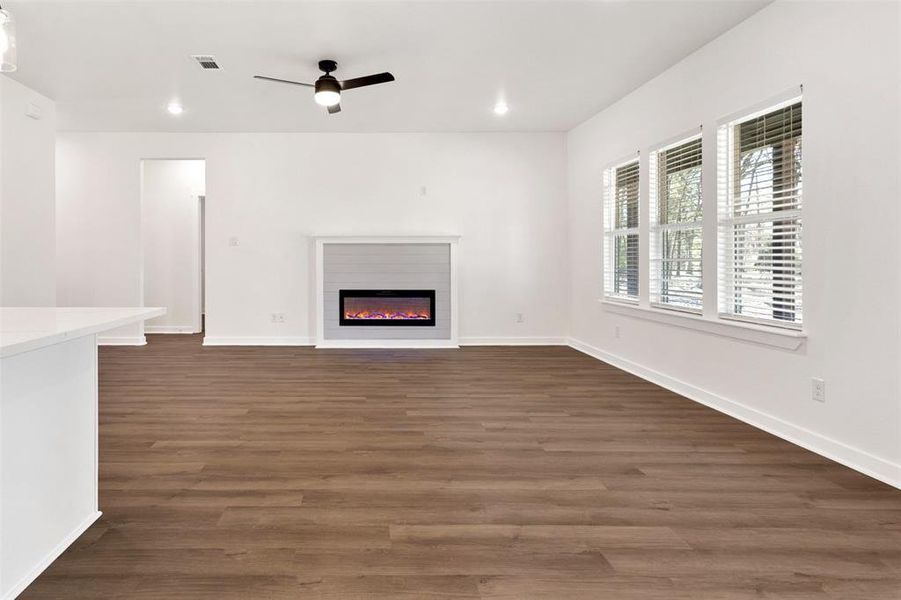 Spacious, unfurnished interior of a new home in , Payne Springs (Image 31). Spacious, unfurnished interior of a new home in , Payne Springs (Image 31).