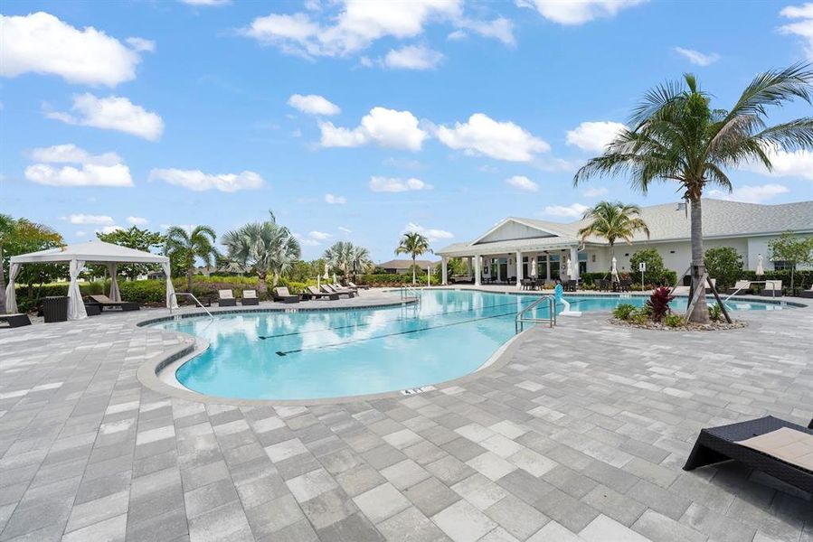 Community amenities in , Port Charlotte (Image 75).
