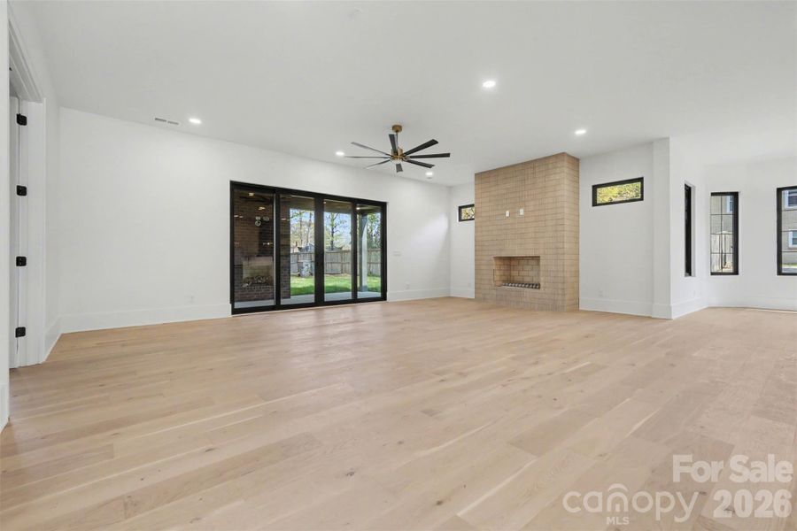 Spacious, unfurnished interior of a new home in , Concord (Image 17).