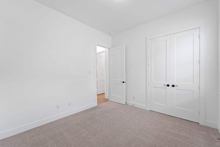 Spacious, unfurnished interior of a new home in Brookewater, Rosenberg (Image 21).