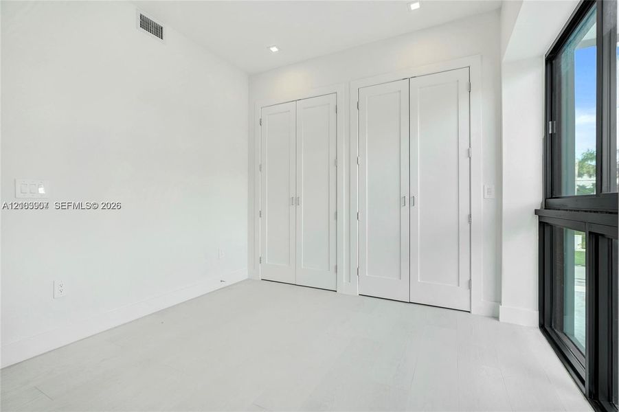 Spacious, unfurnished interior of a new home in , Dania Beach (Image 37).